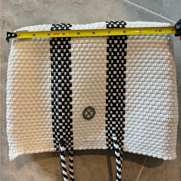 Lola’s Small Woven Tote Bag - Picture 7 of 8